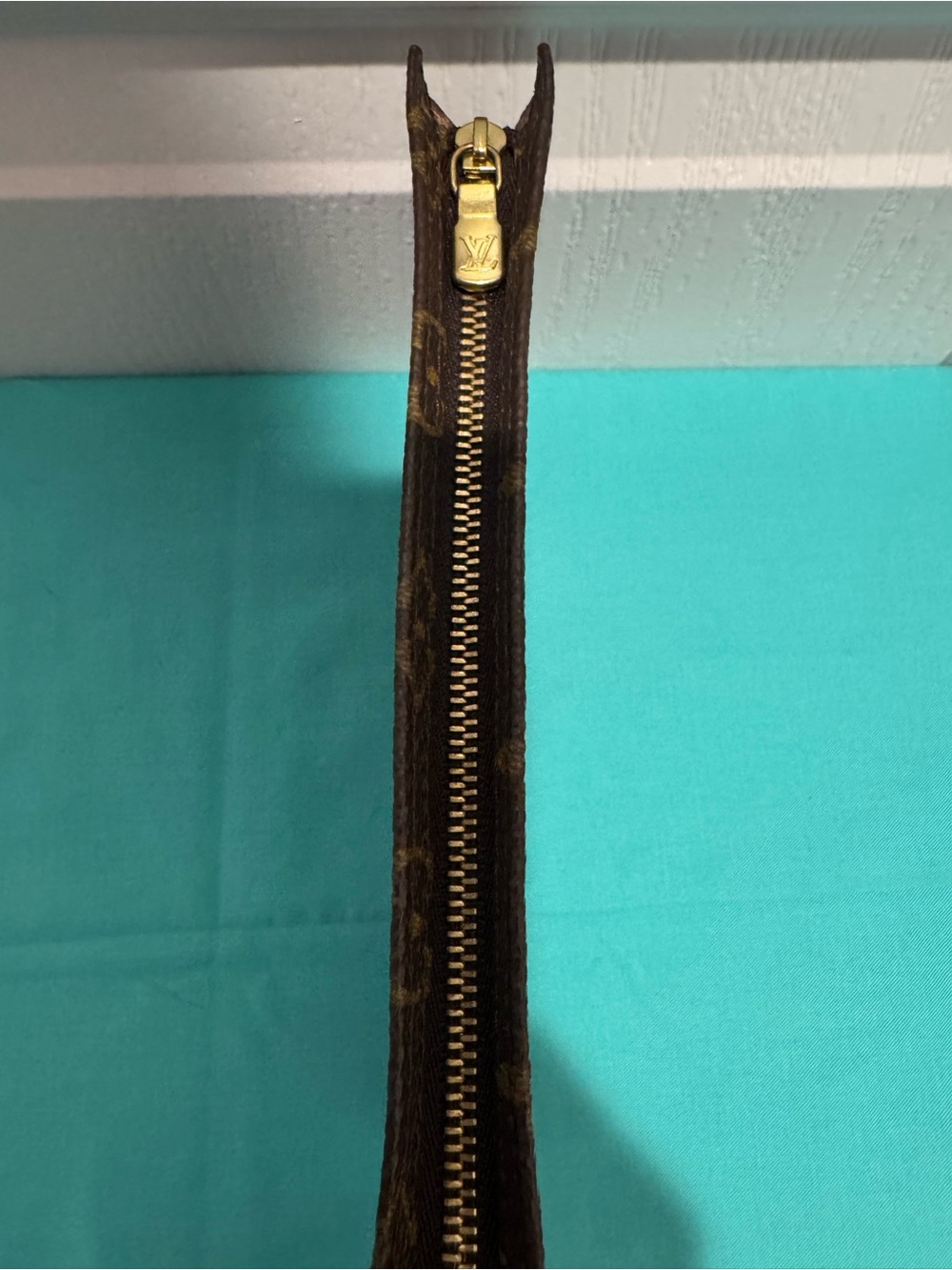 Louis Vuitton Tan Monogram Pochette 20 - Picture 9 of 11